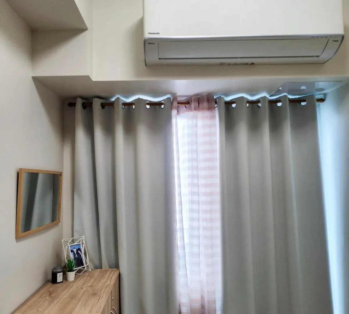 An-Dy'S Point, Field Residences Manila Philippines