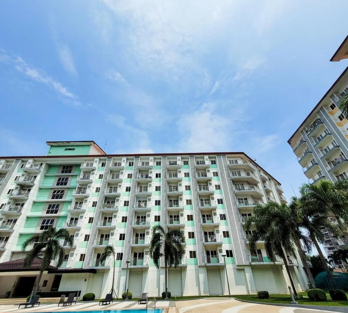 An-Dy'S Point, Field Residences Manila